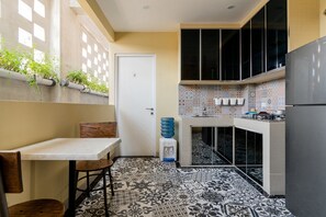 Interior detail - RedDoorz near Plaza Atrium Senen (Jakarta)