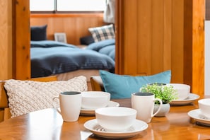 Apartment, 2 Bedrooms (C) | In-room dining