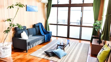 Standard Apartment (A) | Individually decorated, individually furnished, desk, laptop workspace