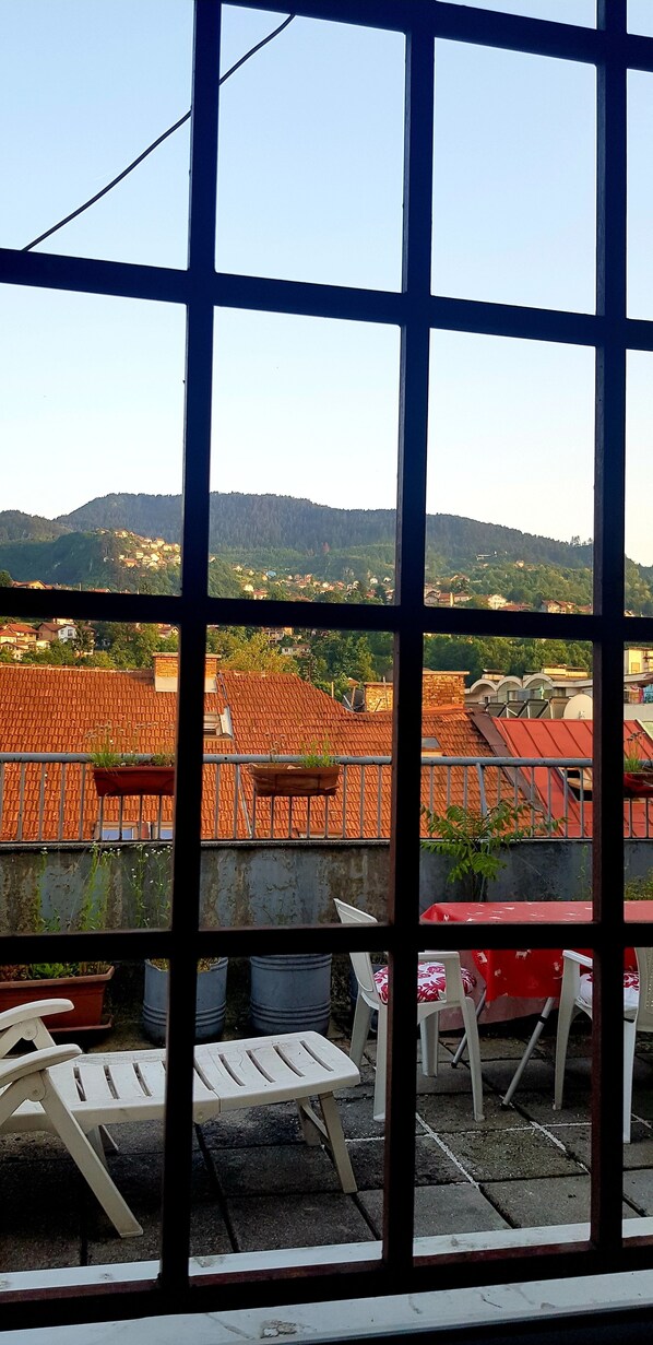 Habitación individual económica, 1 habitación, para no fumadores, vista a la montaña | Insonorización, tabla de planchar con plancha y wifi gratis 