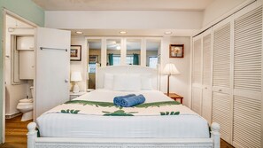 Desk, iron/ironing board, WiFi, bed sheets