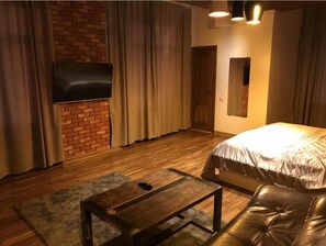 Camera Luxury | Una cassaforte in camera, insonorizzazione, ferro/asse da stiro