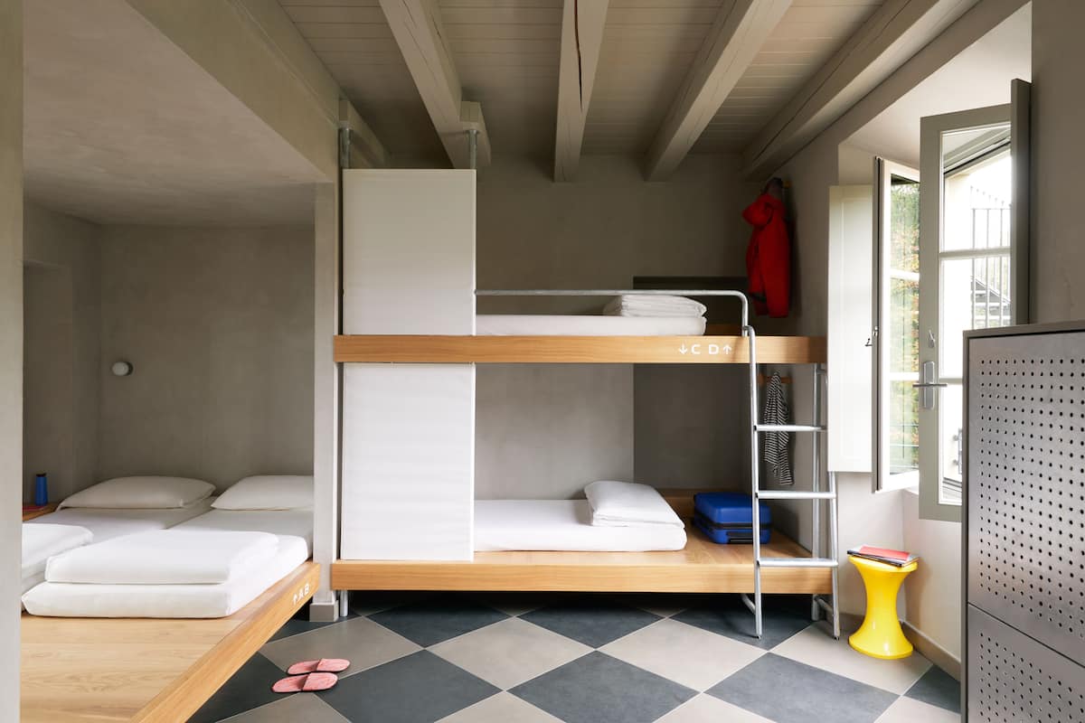 Habitación familiar, baño en la habitación (Sestupla) | Ropa de cama y acceso para silla de ruedas