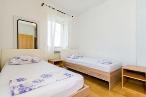 2 bedrooms, WiFi, bed sheets