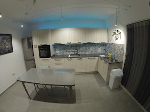 Fridge, oven, stovetop, electric kettle - Stunning 1 Bedroom Penthouse (Zejtun)