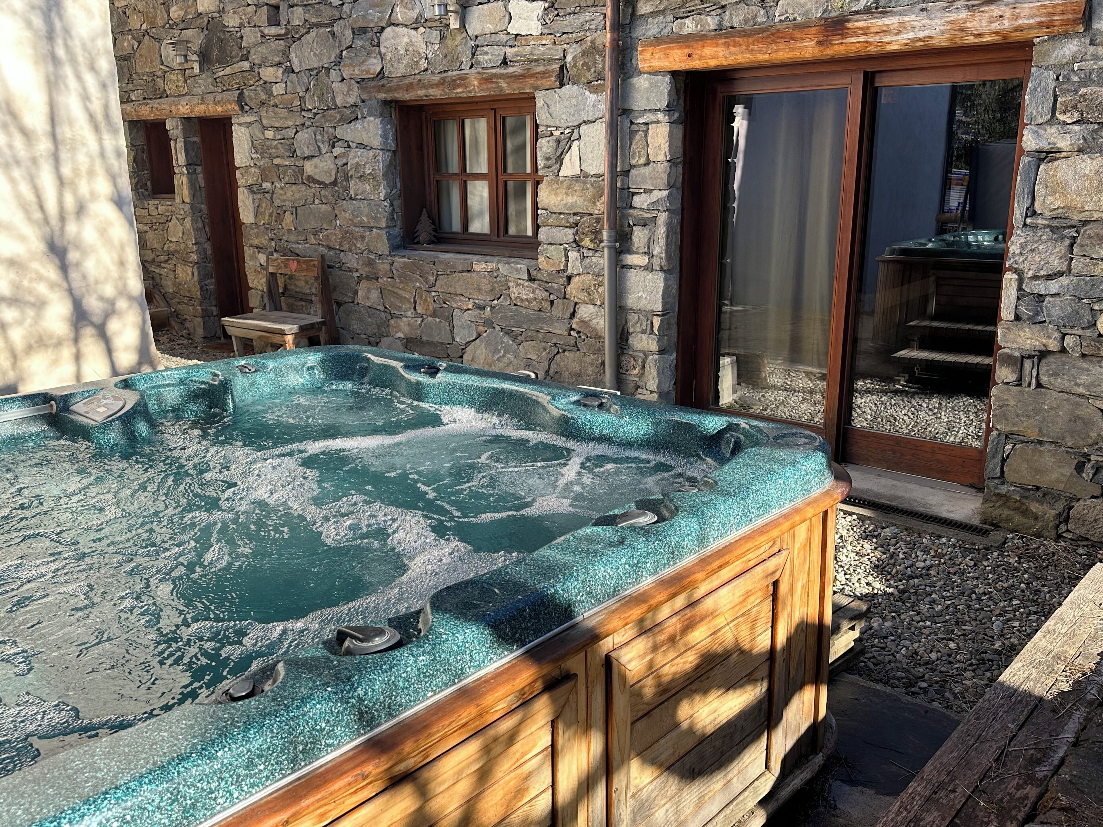 Bain à remous extérieur