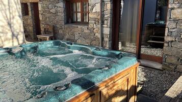 Bain à remous extérieur