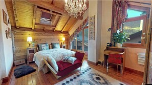 4 habitaciones, tabla de planchar con plancha, wifi y ropa de cama