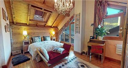 CHALET DE CHARME, MERIBEL CENTRE, PRES DES PISTES, SPA