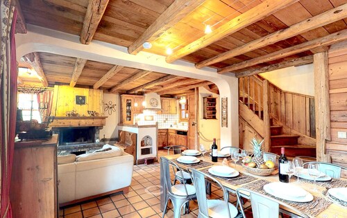 CHALET DE CHARME, MERIBEL CENTRE, PRES DES PISTES