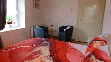 Comfort tweepersoonskamer (Jardin D'Eden) | Individueel gedecoreerd, individueel gemeubileerd, gratis wifi