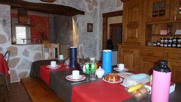Free daily continental breakfast