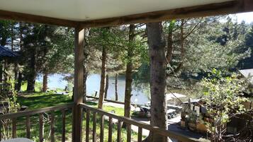 Mobile Unterkunft, Terrasse | Blick auf den See