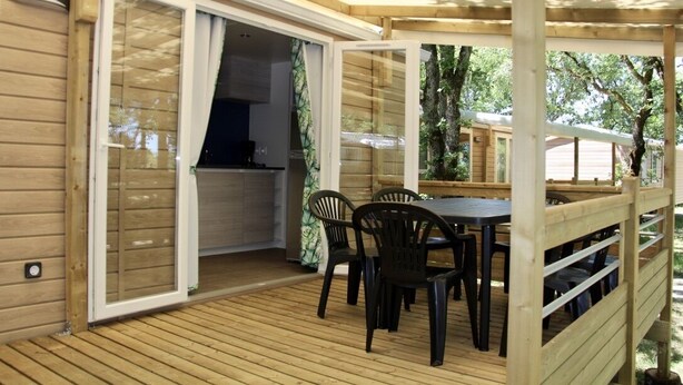 Premium stacaravan, 2 slaapkamers | Terras