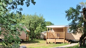 Premium stacaravan, 2 slaapkamers | Terras