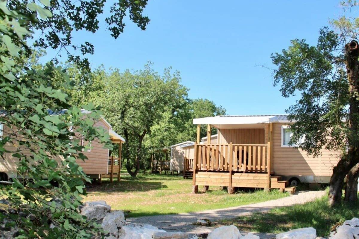 Premium stacaravan, 2 slaapkamers | Terras