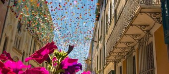 Carcassonne, elegant apartment overlooking central square