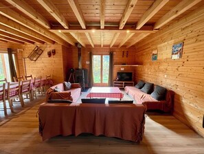 TV - Chalet aux Orres 16/18 sleeps "LeBonChalet (Le Mélézet)