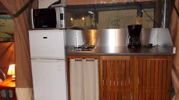 KOAWA LOGGIA CONFORT | Private kitchen | Fridge, microwave, coffee/tea maker, cookware/dishes/utensils