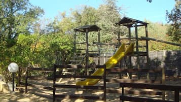 Children’s play area – outdoor