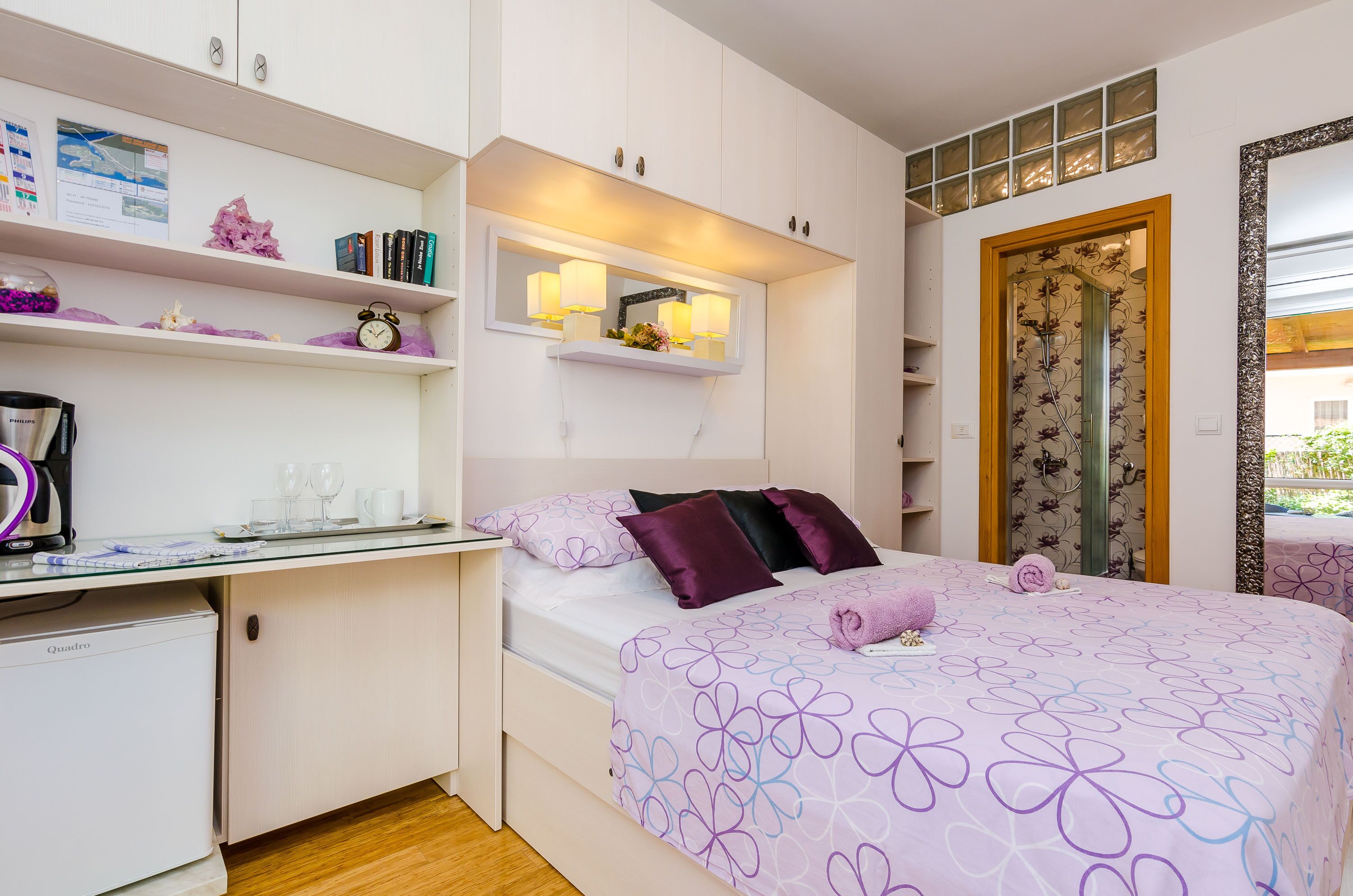 1 bedroom, internet, bed sheets
