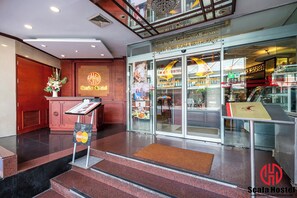 Mặt tiền nơi lưu trú