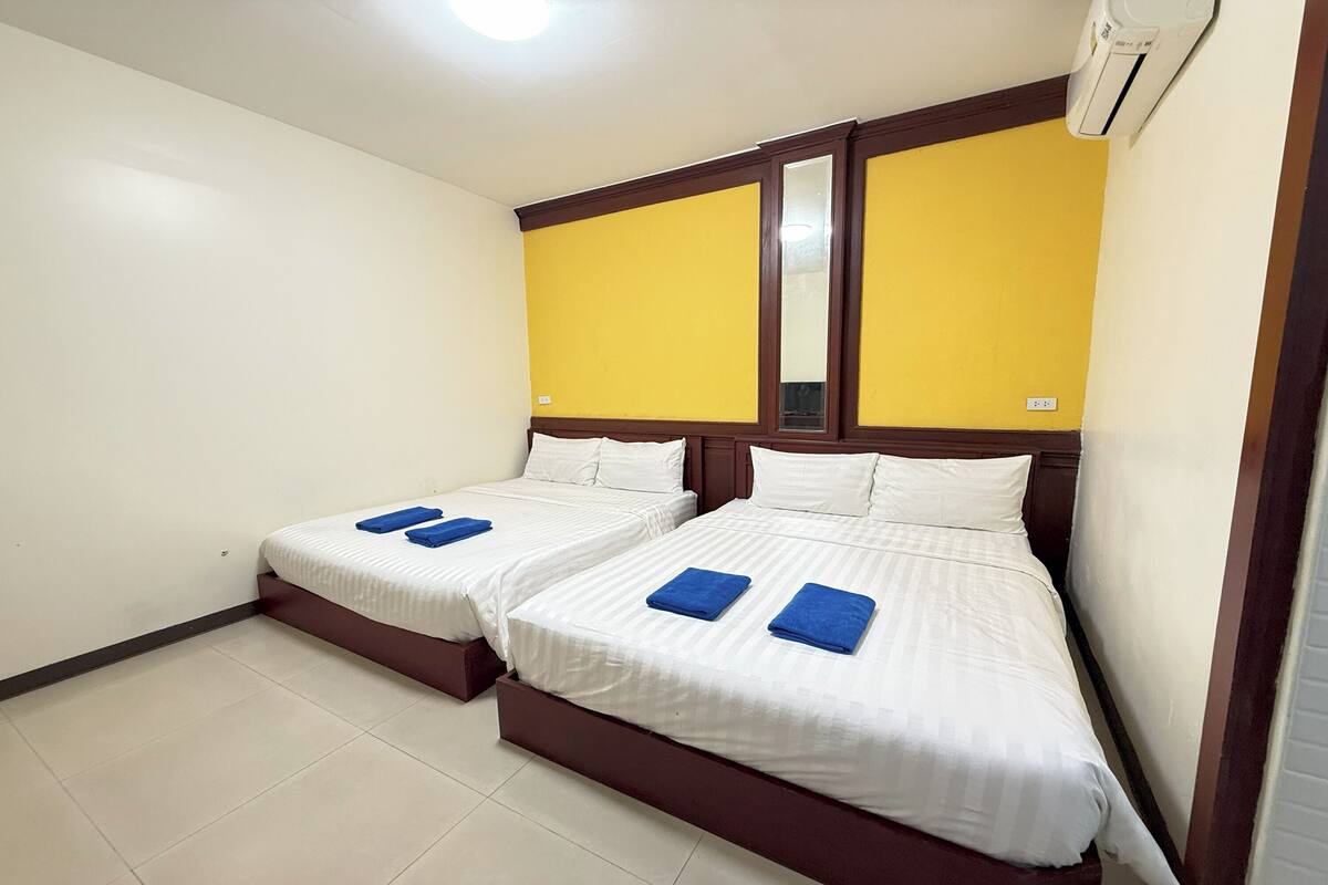 Quadruple Room, No Windows | Blackout curtains, free WiFi, bed sheets