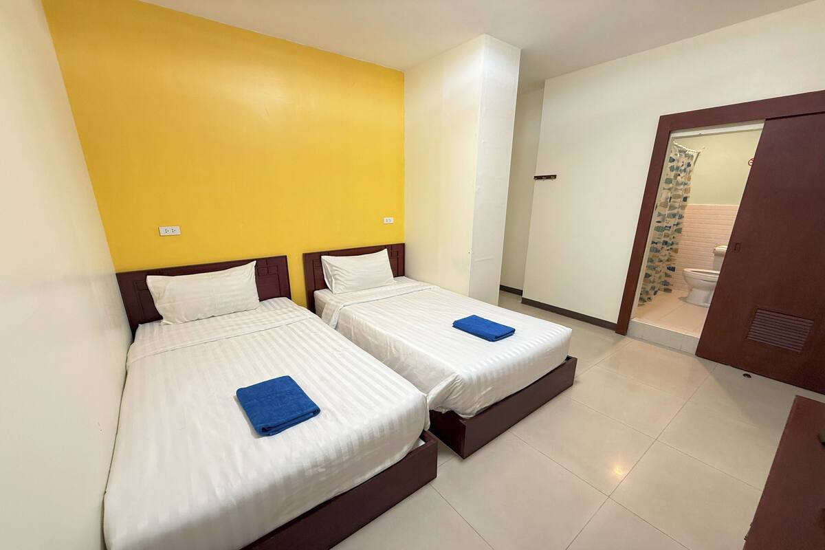 Superior Triple Room, No Windows | Blackout curtains, free WiFi, bed sheets