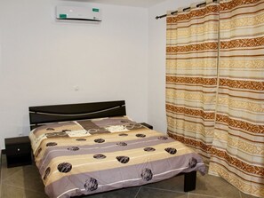 Lägenhet Comfort - 2 sovrum | 2 sovrum, mörkläggningsgardiner, strykjärn/strykbräda och gratis wi-fi
