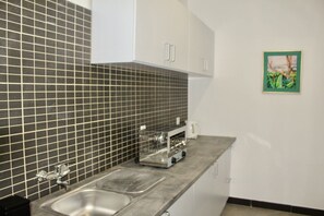 컴포트 아파트, 침실 2개 | 전용 주방 | 냉장고, 전자레인지, 오븐, 쿡탑