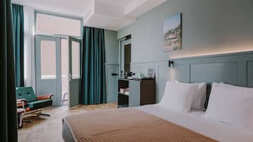 Superior Double Room | Hypo-allergenic bedding, minibar, in-room safe, blackout drapes