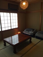 傳統四人房 (Japanese Style) | 客廳