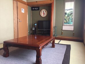 Traditional-Vierbettzimmer (Japanese Style) | Wohnzimmer