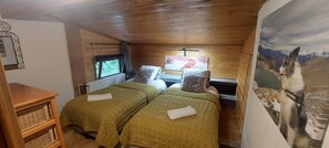 3 slaapkamers, een strijkplank/strijkijzer, wifi