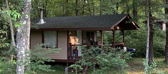 Beautiful lodge house on 5 acres 2.5 miles from Bethel woods and Casinos