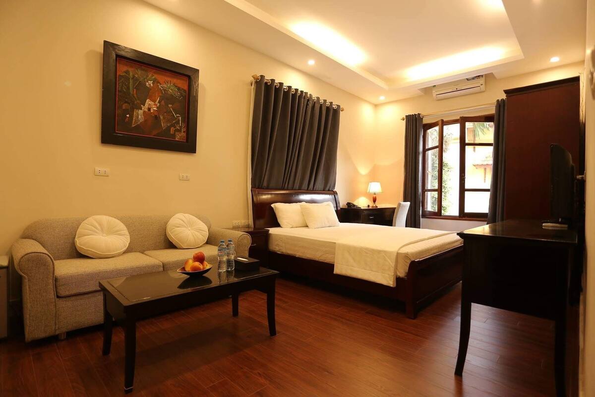Standard Studio | Desk, blackout drapes, free WiFi, bed sheets
