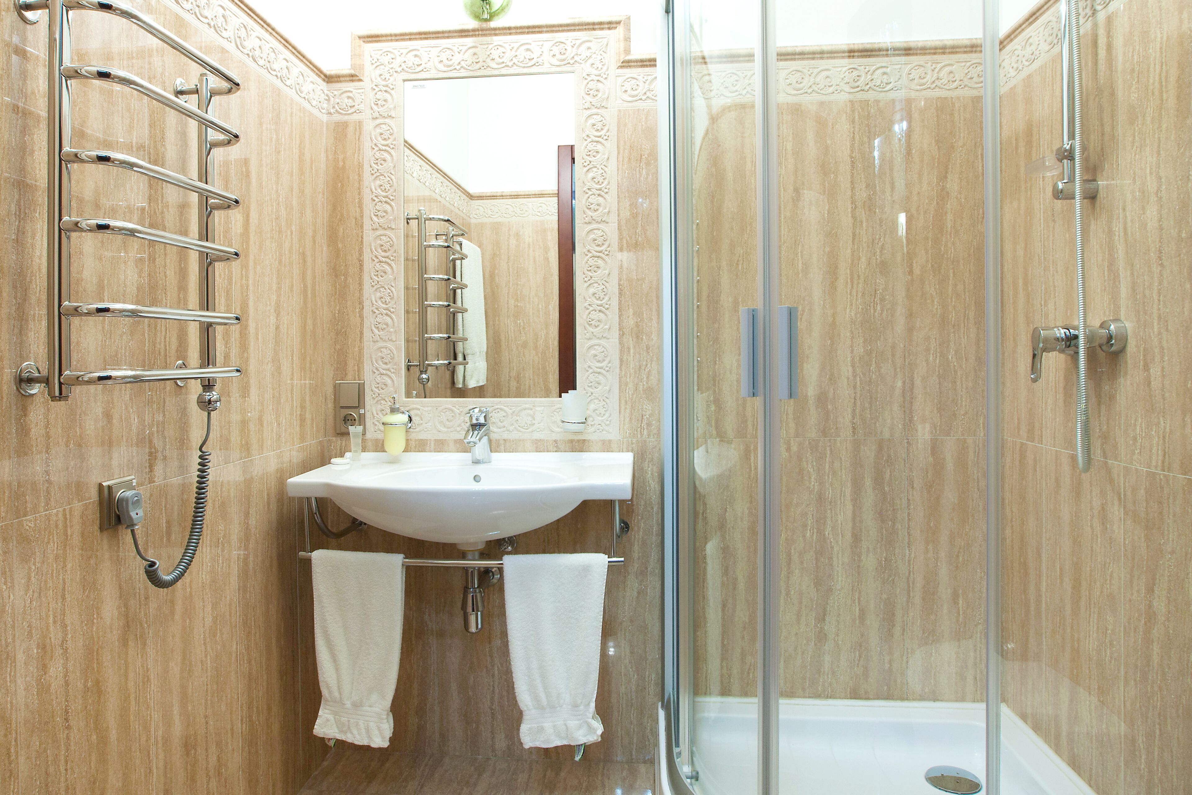 Standard Room (M) | Bathroom | Shower, free toiletries, hair dryer, bathrobes