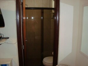Dusche, Handtücher, Seife, Toilettenpapier