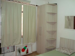 1 bedroom, free WiFi, bed sheets - APART MARCELO - STUDIO COPACABANA (RIO DE JANEIRO)
