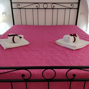 1 bedroom, iron/ironing board, bed sheets