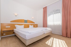 Family Apartment (3-Raum) | Free cots/infant beds, rollaway beds, free WiFi, bed sheets - Strandhaus Belvedere (Binz)
