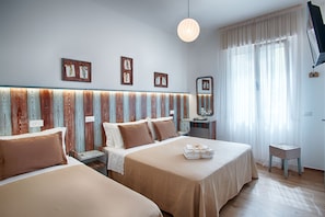 Triple Room | Minibar, in-room safe, blackout curtains, rollaway beds - Hotel Villa Esedra (Bellaria-Igea Marina)