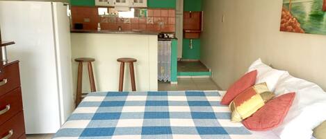 Iron/ironing board, WiFi