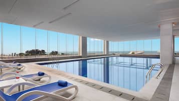 Piscine couverte, piscine extérieure