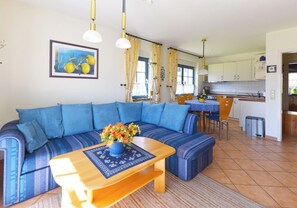 TV, lettore DVD, impianto stereo