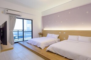 Free WiFi, bed sheets - Sun Day B&B (Magong)