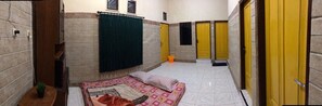 Family House, 4 Bedrooms | Living area