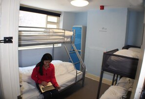 Shared Dormitory - Dover Adventure Backpackers (Dover)