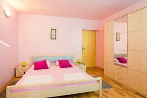 2 Schlafzimmer, Bügeleisen/Bügelbrett, Internetzugang, Bettwäsche