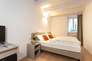 Minibar, individually furnished, desk, laptop workspace - Locanda Le Due Travi (Trento)